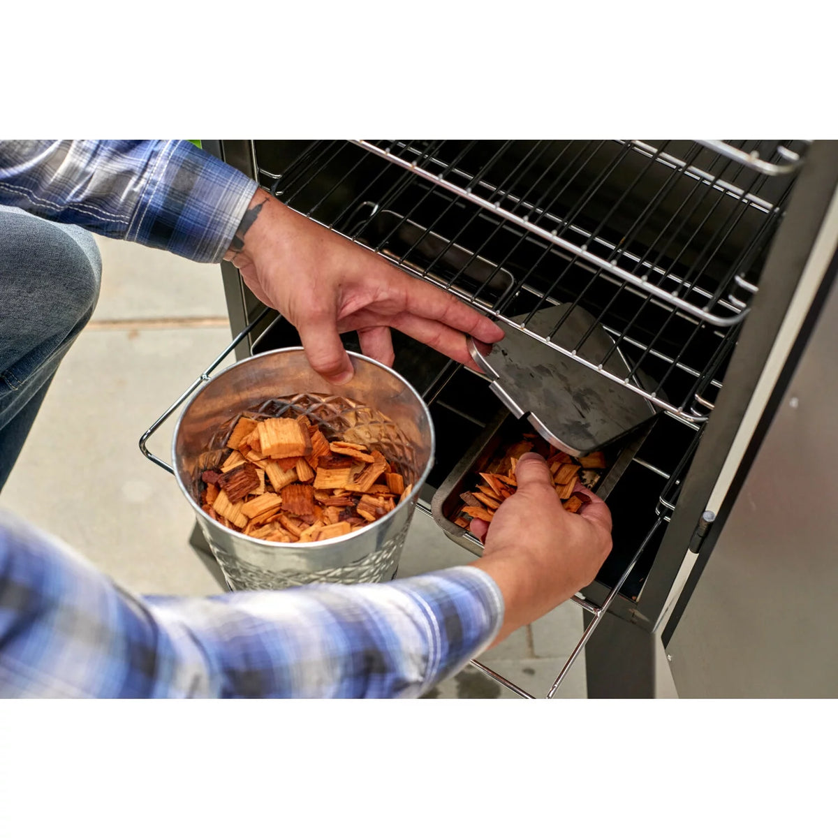30-inch Vertical Analog Electric Outdoor Smoker, Black E5312