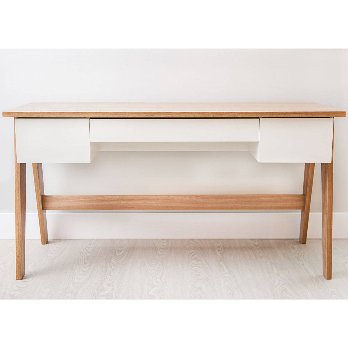 White Executive Office Desk with Light Oak Legs Q24310