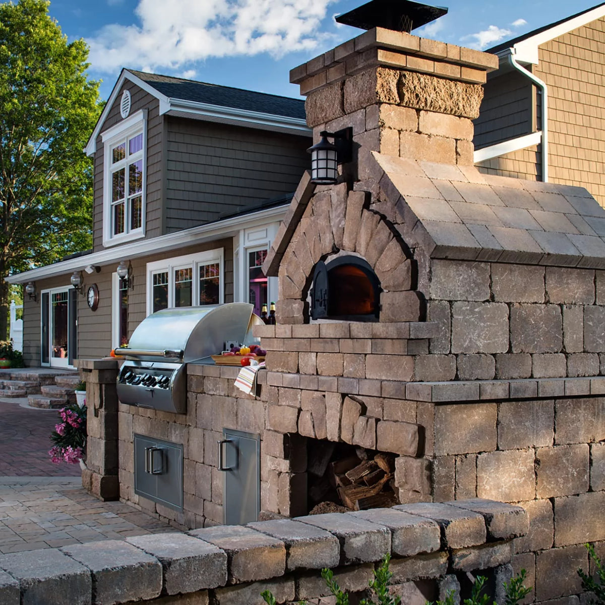 Wood-Fired Outdoor Pizza Oven R25260