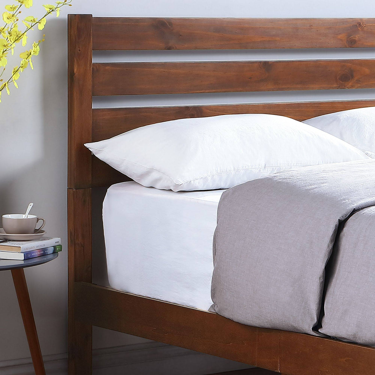 Queen Size Brown Bed Frame G935315